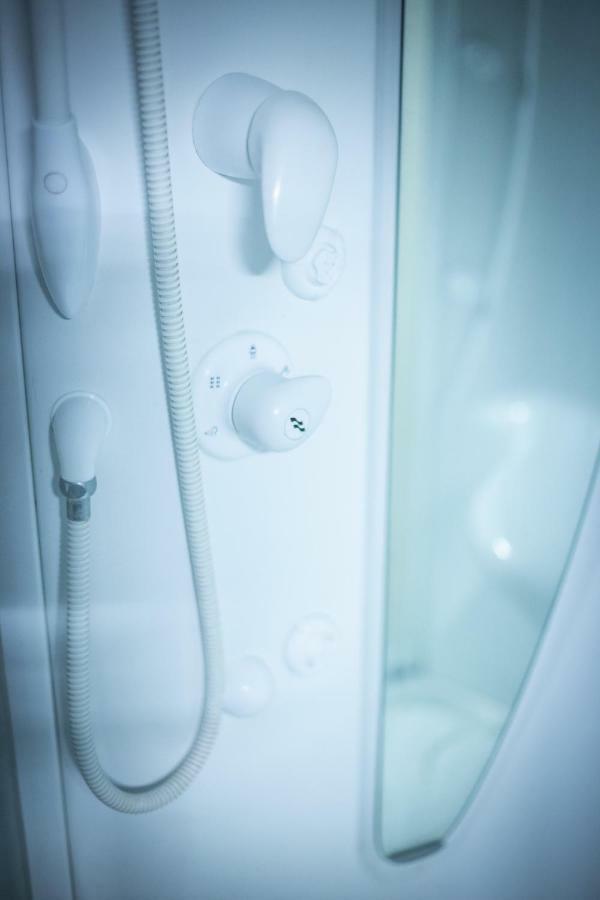 Cinematic Modern Flat, 100 Mt Da Ospedale Apartment Ravenna Exterior foto