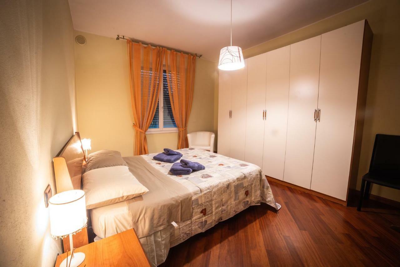 Cinematic Modern Flat, 100 Mt Da Ospedale Apartment Ravenna Exterior foto
